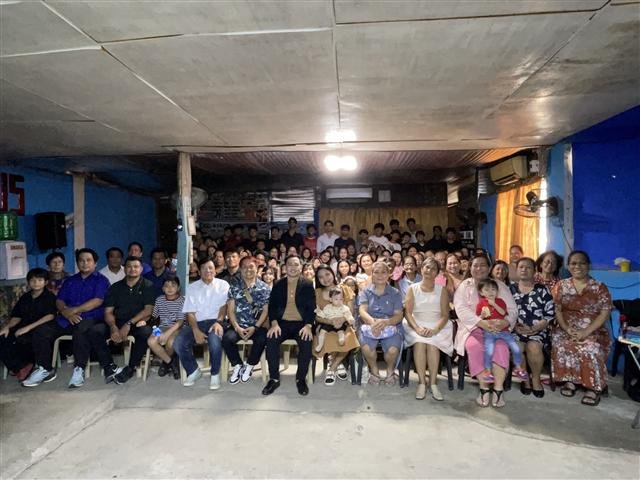 Ps. Julius D. Salonga & Ps. Roan P. Salonga's congregation